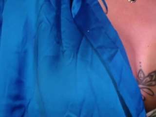 This model is live right now. britneydivin