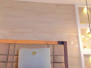 chloe-murray live cam profile