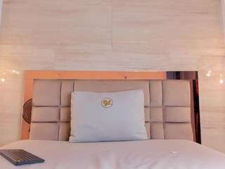 chloe-murray live cam profile