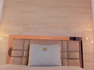 chloe-murray live cam profile