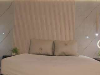 chloe-murray live cam profile