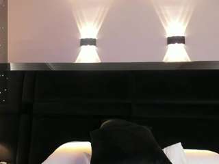elienbarrett's CamSoda show and profile