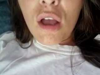 britneyquenn18 webcam
