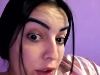 britneyquenn18 webcam