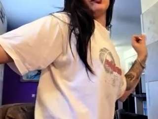 britneyquenn18's CamSoda show and profile