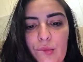 Live webcam model britneyquenn18 on Soda Cams