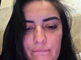 Live webcam model britneyquenn18 on Soda Cams