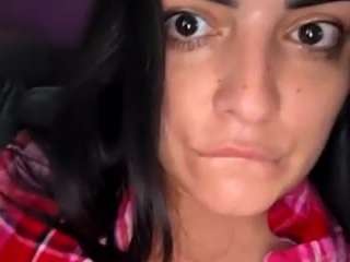 Live webcam model britneyquenn18 on Soda Cams