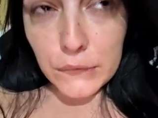 Live webcam model britneyquenn18 on Soda Cams