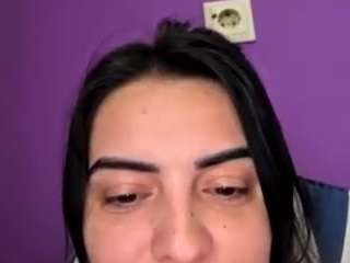 Live webcam model britneyquenn18 on Soda Cams