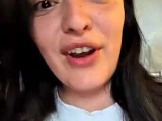 Live webcam model britneyquenn18 on Soda Cams