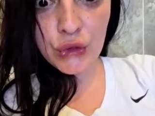 britneyquenn18 webcam