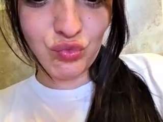 britneyquenn18 webcam