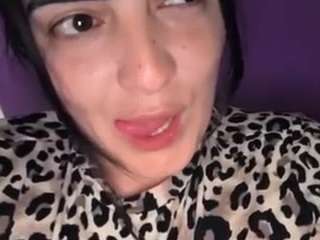 Live webcam model britneyquenn18 on Soda Cams