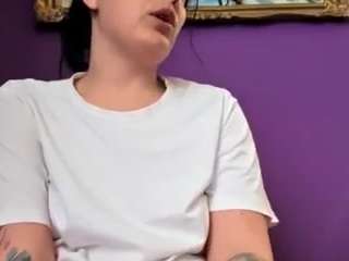 britneyquenn18 live cam profile