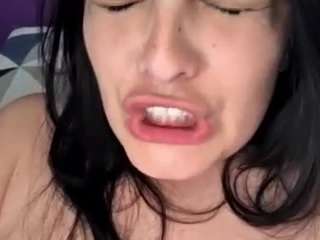 Live webcam model britneyquenn18 on Soda Cams