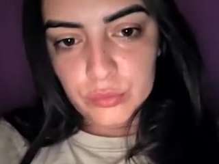 Live webcam model britneyquenn18 on Soda Cams