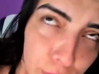 Live webcam model britneyquenn18 on Soda Cams