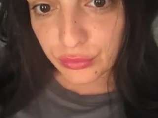 Live webcam model britneyquenn18 on Soda Cams