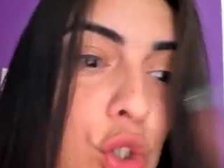 BritneyQuenn18 live cam