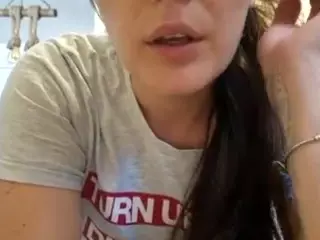 BritneyQuenn18's Live Sex Cam Show