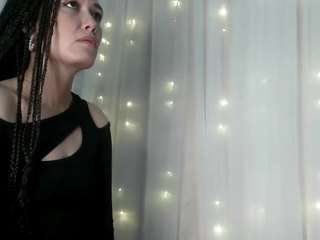 angelainparis28 Live Webcam on CamSoda