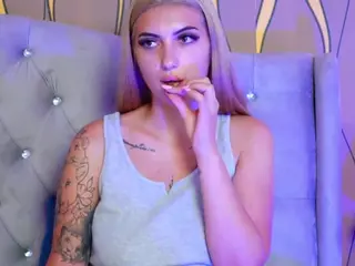Ava-Bloom's Live Sex Cam Show