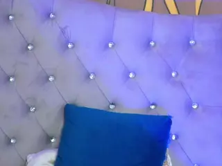 Ava-Bloom's Live Sex Cam Show