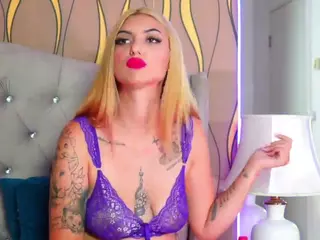 Ava-Bloom's Live Sex Cam Show