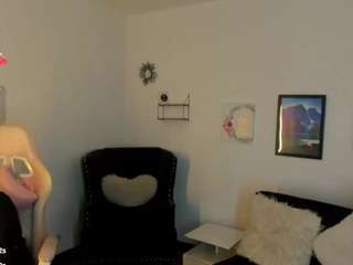 charly-morningst... Live Webcam on CamSoda