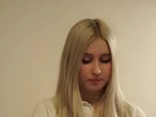 ElgaEldon's Live Sex Cam Show