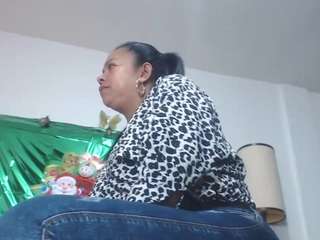 Live Sex Chat with HELENAHOTS (@helenahots)