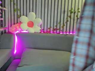 Michele live webcam show