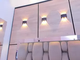 Sophie-Milan's Live Sex Cam Show