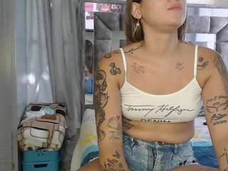 sweethannaa Live Webcam on CamSoda