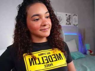 tinataylore Live Webcam on CamSoda