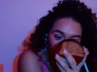 tinataylore Live Webcam on CamSoda