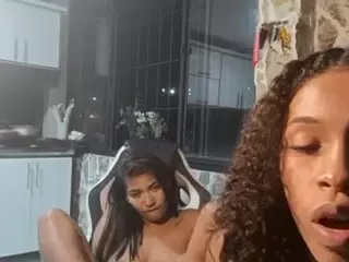 XlittleanaX's Live Sex Cam Show