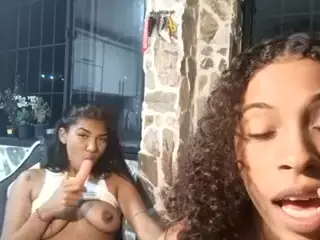 XlittleanaX's Live Sex Cam Show