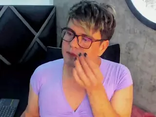 Yordan-chubbyhot's Live Sex Cam Show