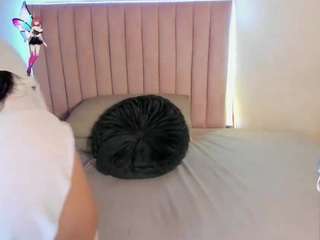 bekka-isaki's CamSoda show and profile