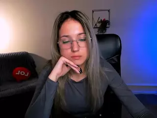 crystal-monroe's Live Sex Cam Show