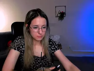 crystal-monroe's Live Sex Cam Show