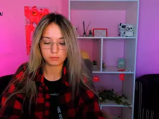 crystal-monroe's Live Sex Cam Show