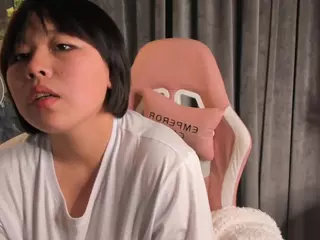 DaisyBierly's Live Sex Cam Show