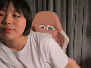 DaisyBierly's Live Sex Cam Show