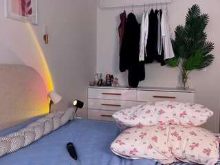 evacolins live webcam show