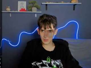 hot-dominic Live Webcam on CamSoda