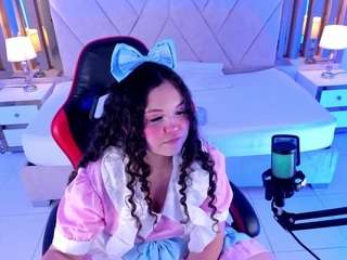 shylysweet Live Webcam on CamSoda