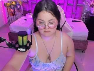 shylysweet Live Webcam on CamSoda